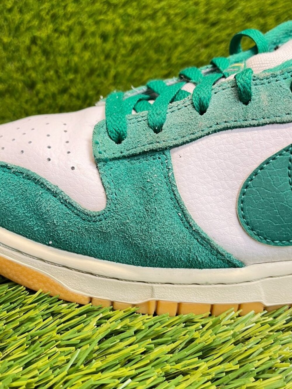 Nike Dunk Low SE Mens Size 9 White Green Gum Athletic Leather Shoes Sneakers - Picture 8 of 12